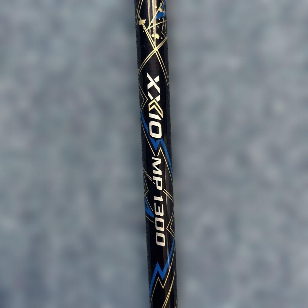 《XXIO》ゼクシオ13 ネイビー 7番アイアン 純正カーボンシャフトSR