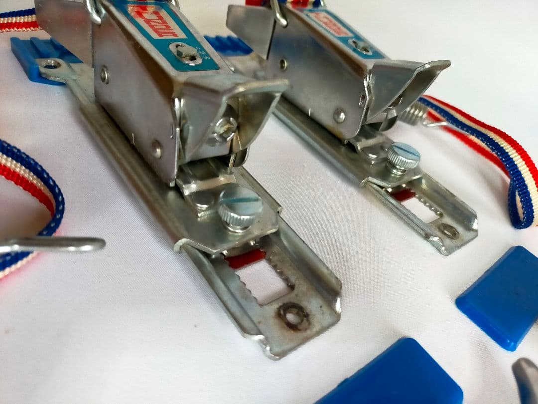 東京トップ　スキービンディング　THUNDER 昭和レトロ　pumanseven