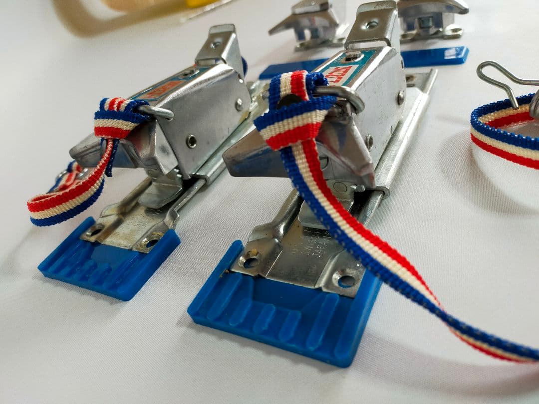 東京トップ　スキービンディング　THUNDER 昭和レトロ　pumanseven