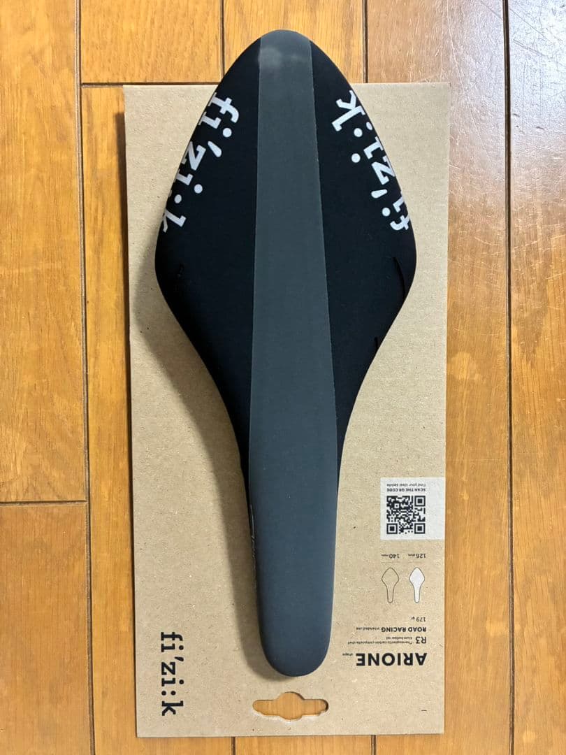 fi’zi:k ARIONE R3 サドル 品番：74B5SWSA09F04