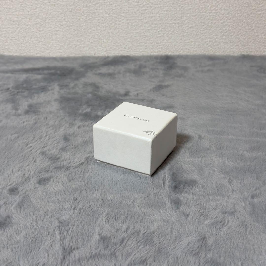 【未使用に近い】ヴァンクリーフアーペル マジックアルハンブラ　ネックレス　ケース