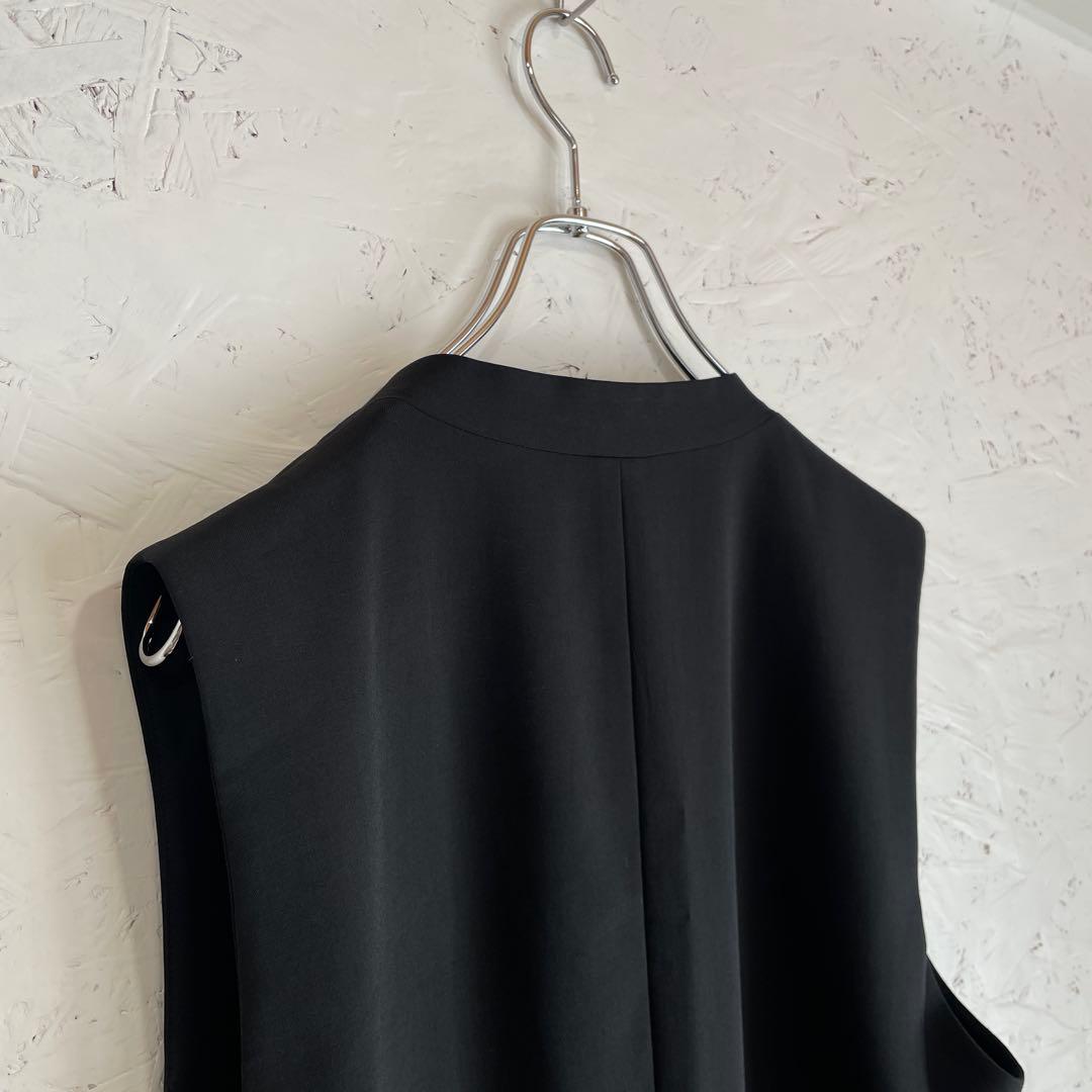 【UNTITLED】ライトウェイトロングベスト　黒　4