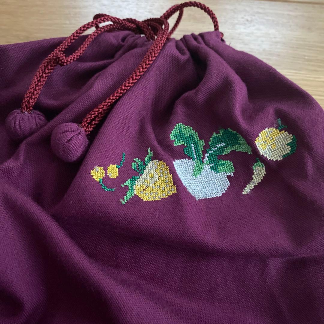 美品　ふりふ　籠　かごバッグ　かご巾着　鞄　刺繍　浴衣　着物　和装　大根　蕪