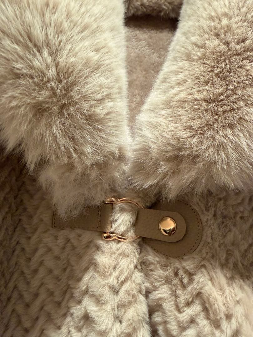 Yukarının ♡新品未使用！イシカワラボ　ファー付きポンチョ