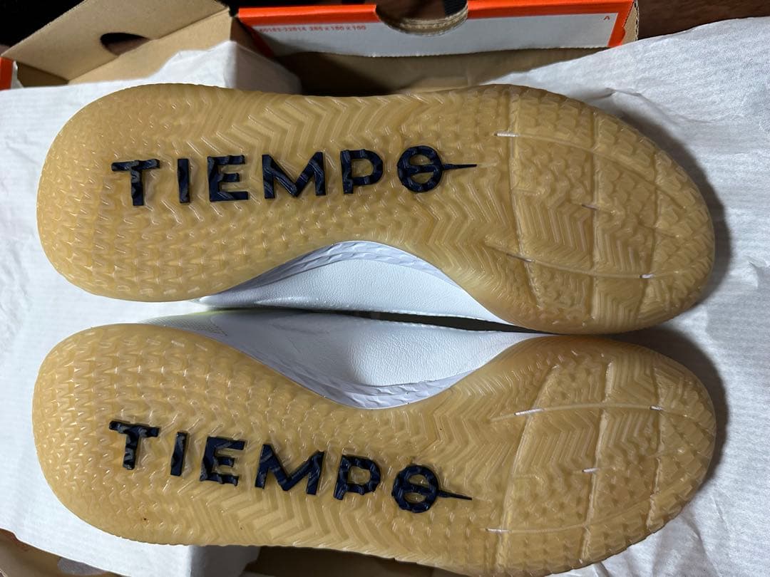 日本未発売Nike リアクトレジェンド 9 Pro 25.5