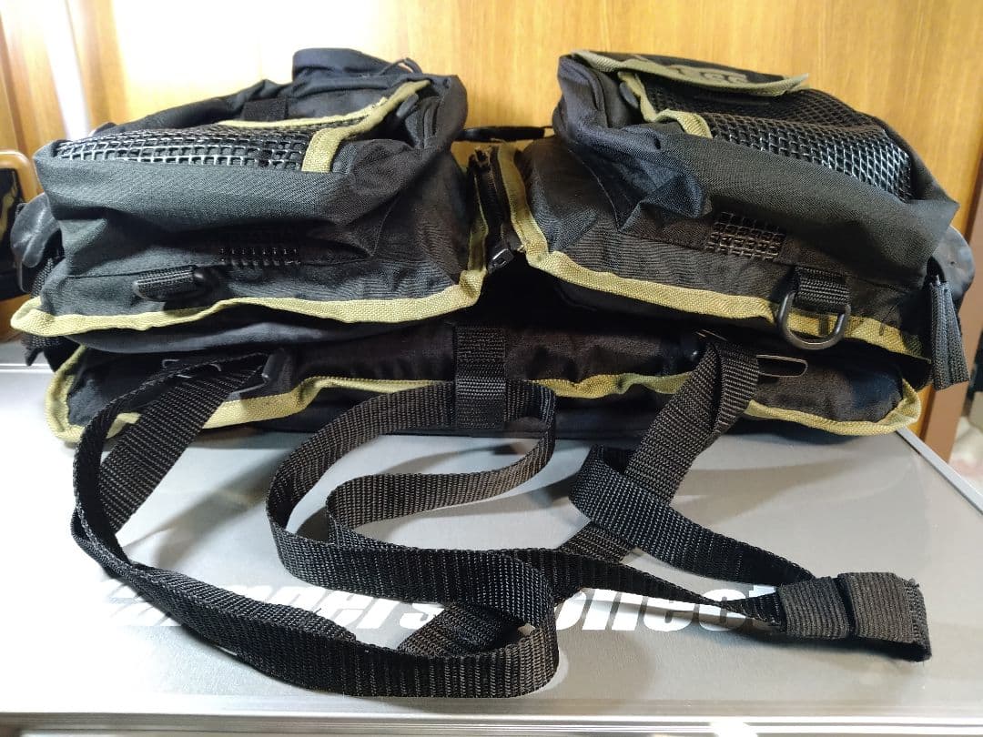 未使用訳あり特価！DRESSフローティングベスト AIR サポーター付　タン色！