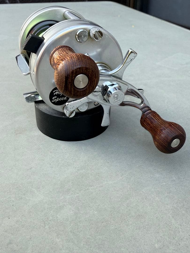 ABU Ambassadeur 2500C ベイトリール