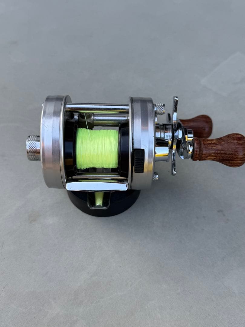 ABU Ambassadeur 2500C ベイトリール