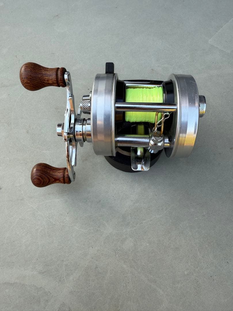 ABU Ambassadeur 2500C ベイトリール