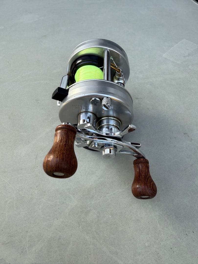 ABU Ambassadeur 2500C ベイトリール