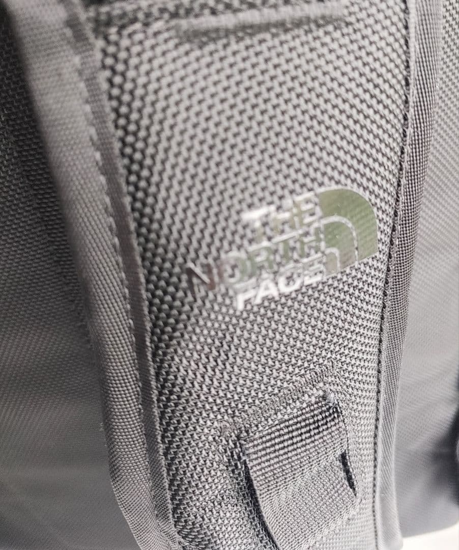 希少入手困難　ノースフェイス ヒューズボックス 30L