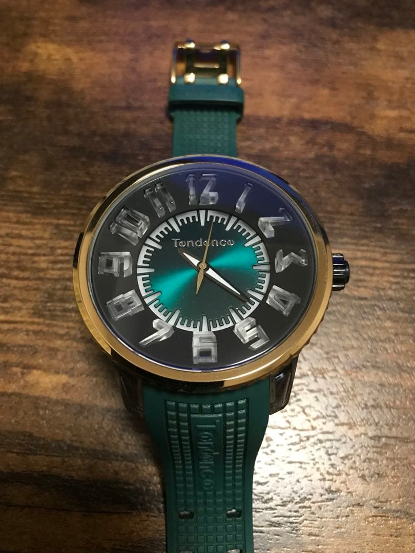 テンデンスFLASH グリーン文字盤