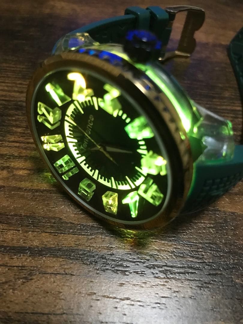 テンデンスFLASH グリーン文字盤