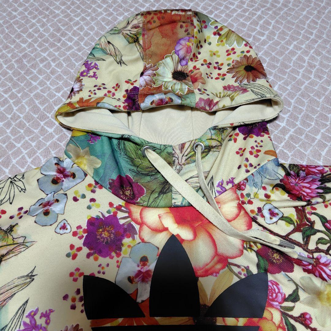 adidas 花柄 フード付きパーカー