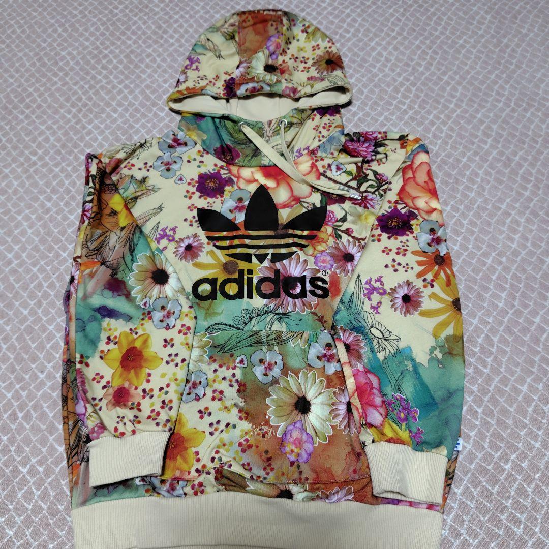 adidas 花柄 フード付きパーカー