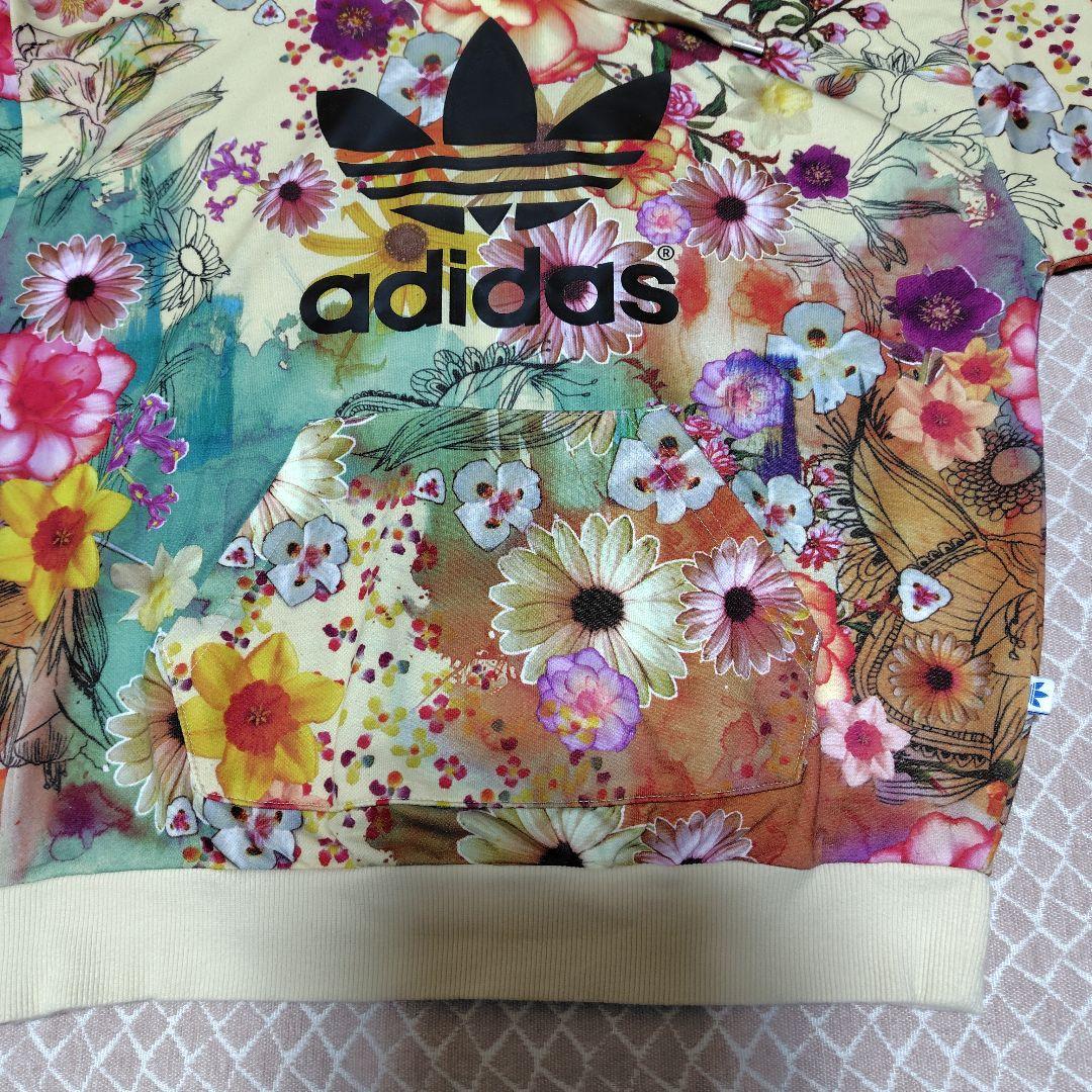 adidas 花柄 フード付きパーカー