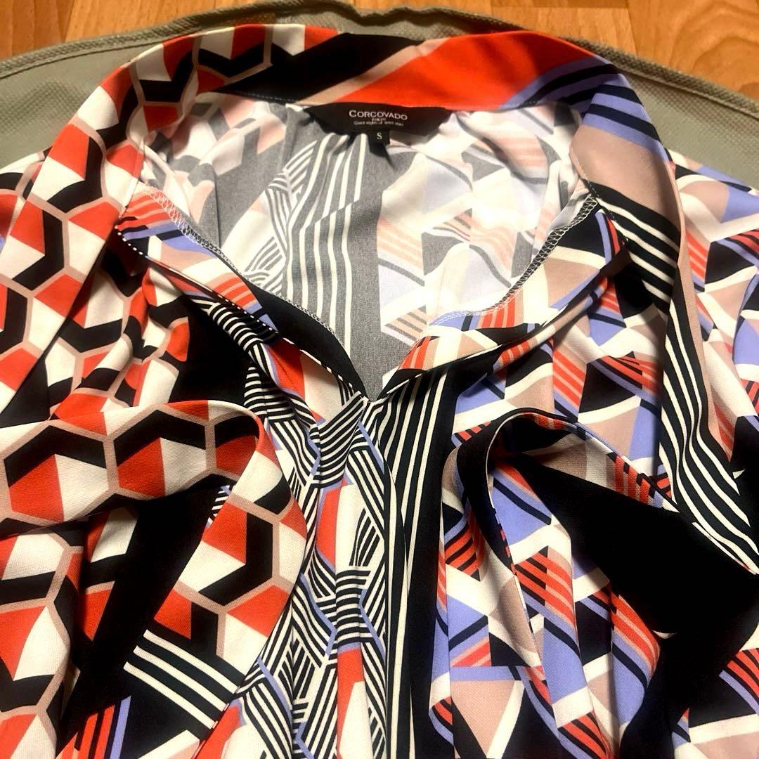 CORCOVADO リボンタイロングワンピース 幾何学柄 総柄 マルチカラー