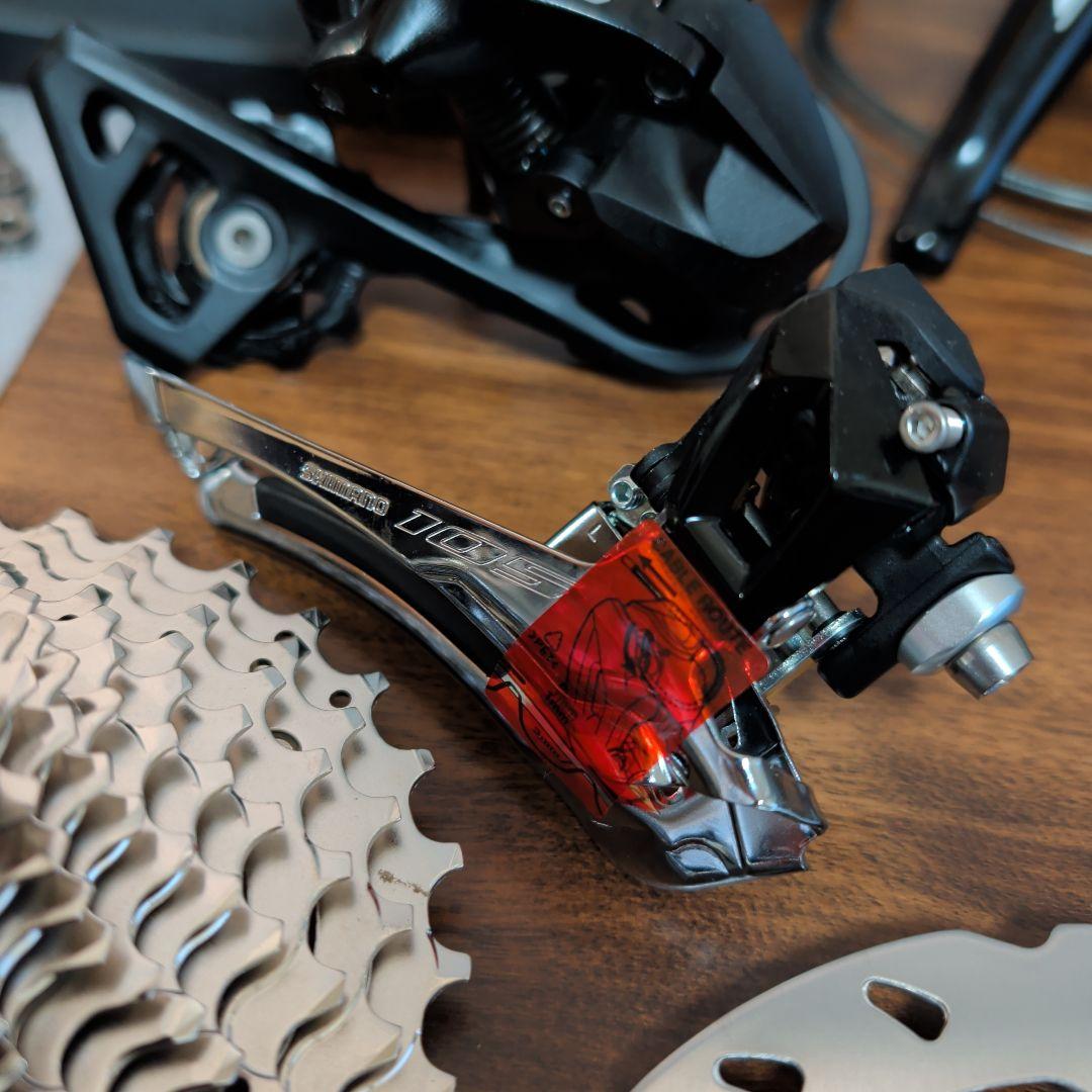 ね*い様 【新品】SHIMANO シマノ 105 R7020 油圧ディスク コン