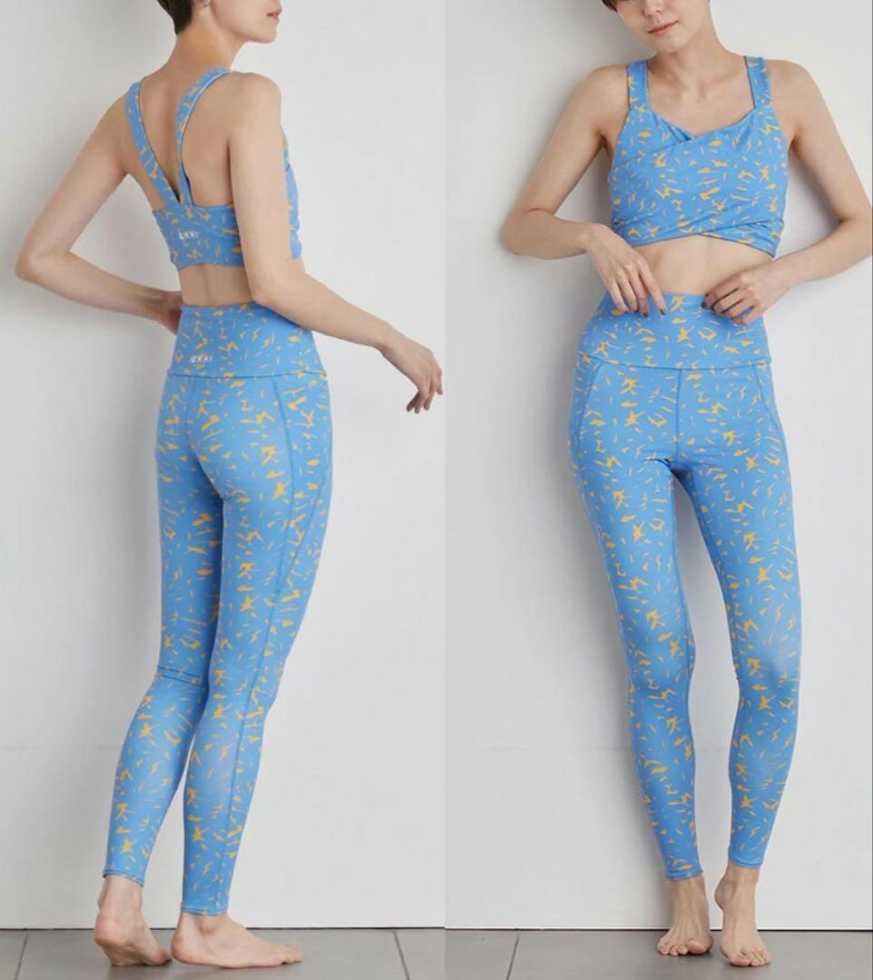 emmi yoga　ボタニカルアートプリント 上下　セットアップ