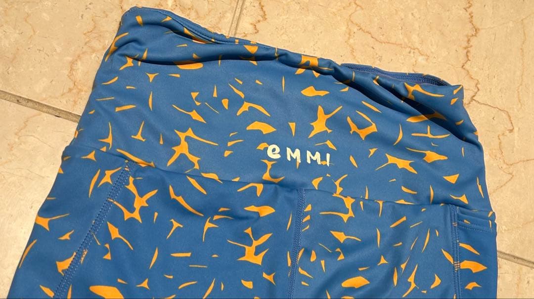 emmi yoga　ボタニカルアートプリント 上下　セットアップ