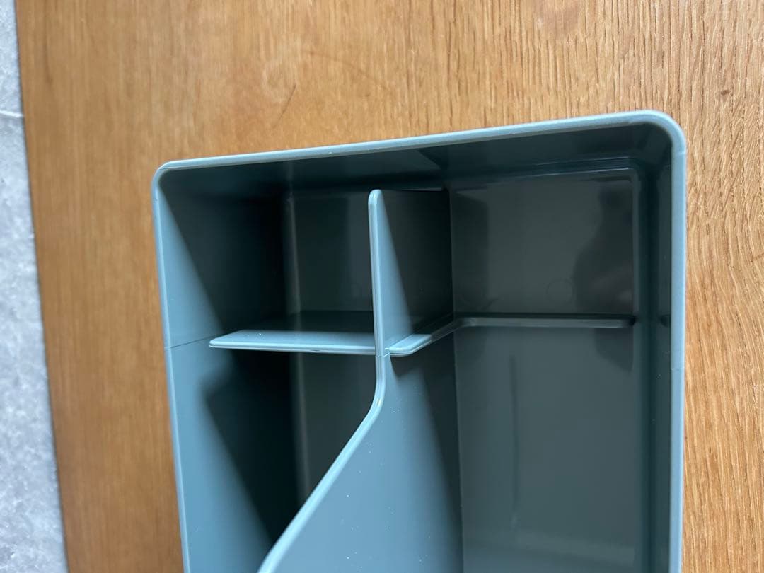 小物入れ vitra. Toolbox RE