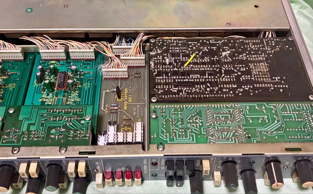 ち*う様 Neveミキシングコンソールモジュール