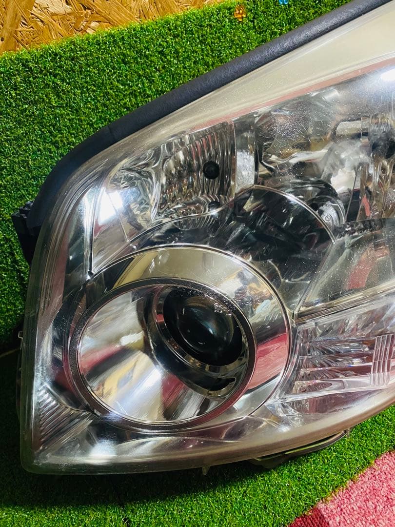 ZRR75 ヴォクシー純正ヘッドライト
