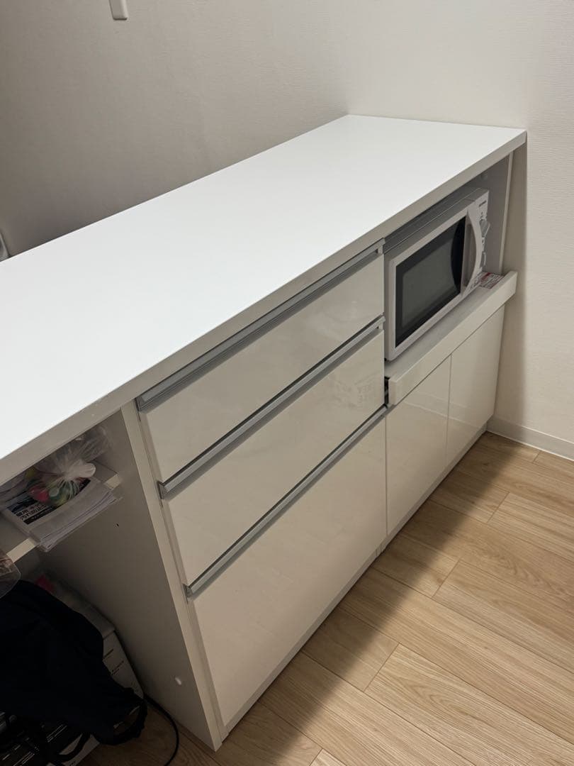 [埼玉県川口市]ホワイト キッチンカウンター 引き出し式
