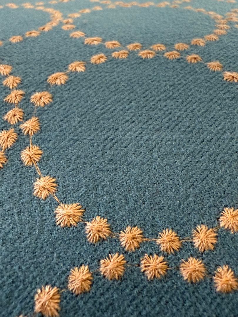 北欧スタイル　心弾む　ミナペルホネン　スツール　イス　椅子　オットマン　家具