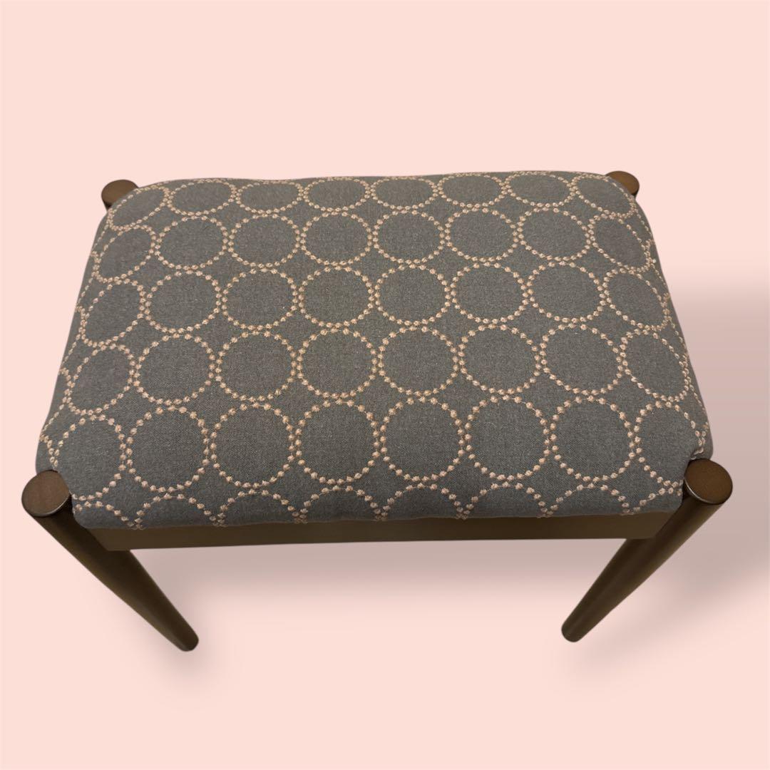 北欧スタイル　心弾む　ミナペルホネン　スツール　イス　椅子　オットマン　家具