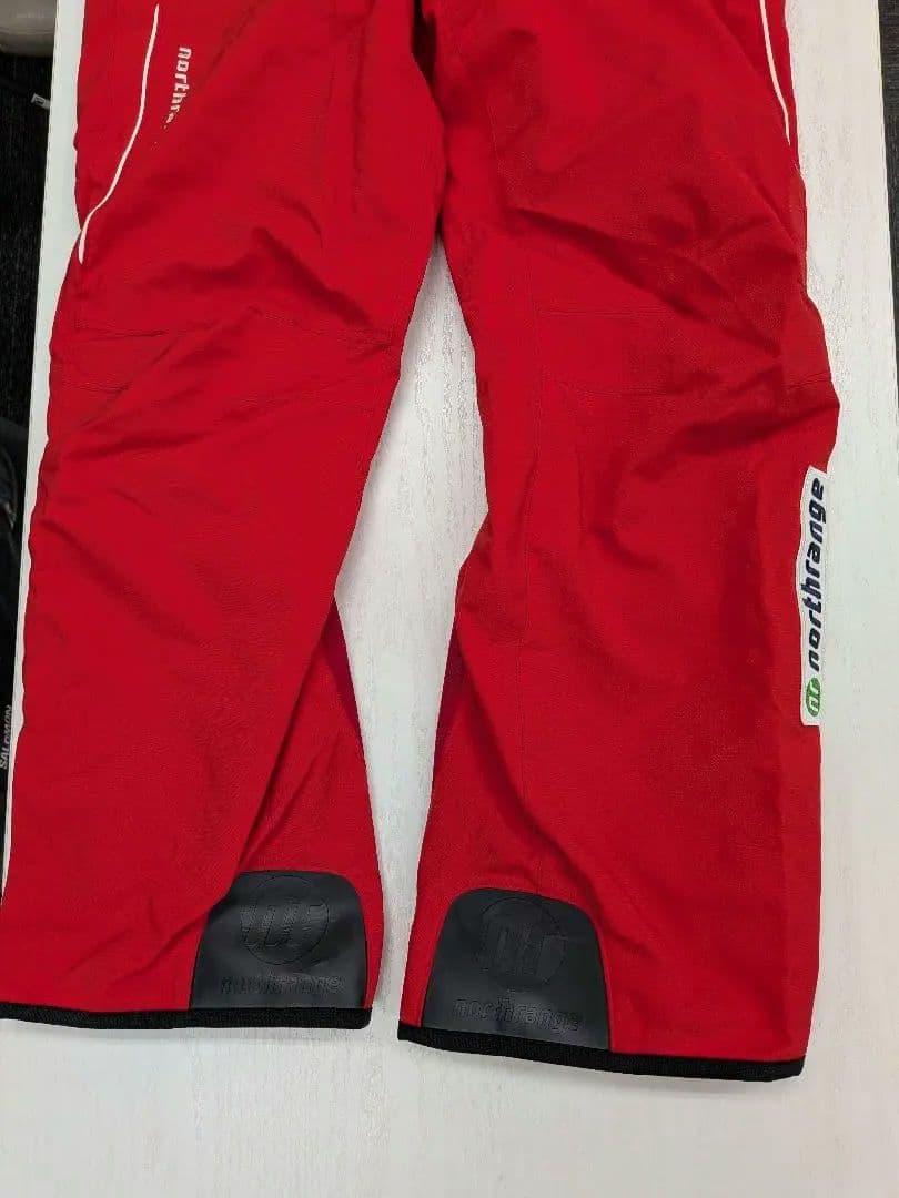 「美品」スキーウェア　NORTH RANGE（ノースレンジ）ジャケット、パンツ