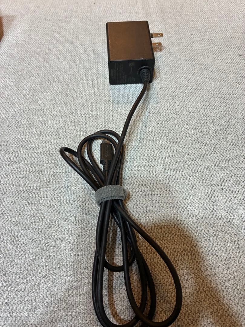 【値下げ中】Nintendo Switch 本体 付属品完備　マリオレッド