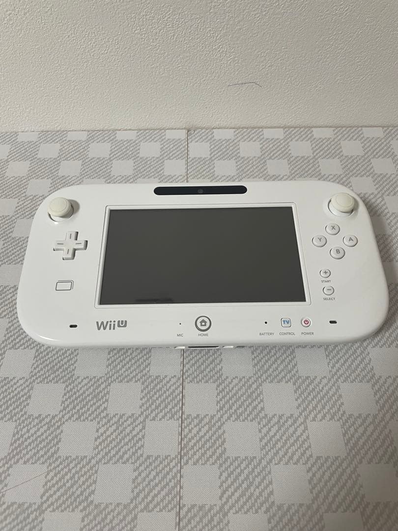 Nintendo WII U ベーシックセット（コントローラー&ソフト3本付き）