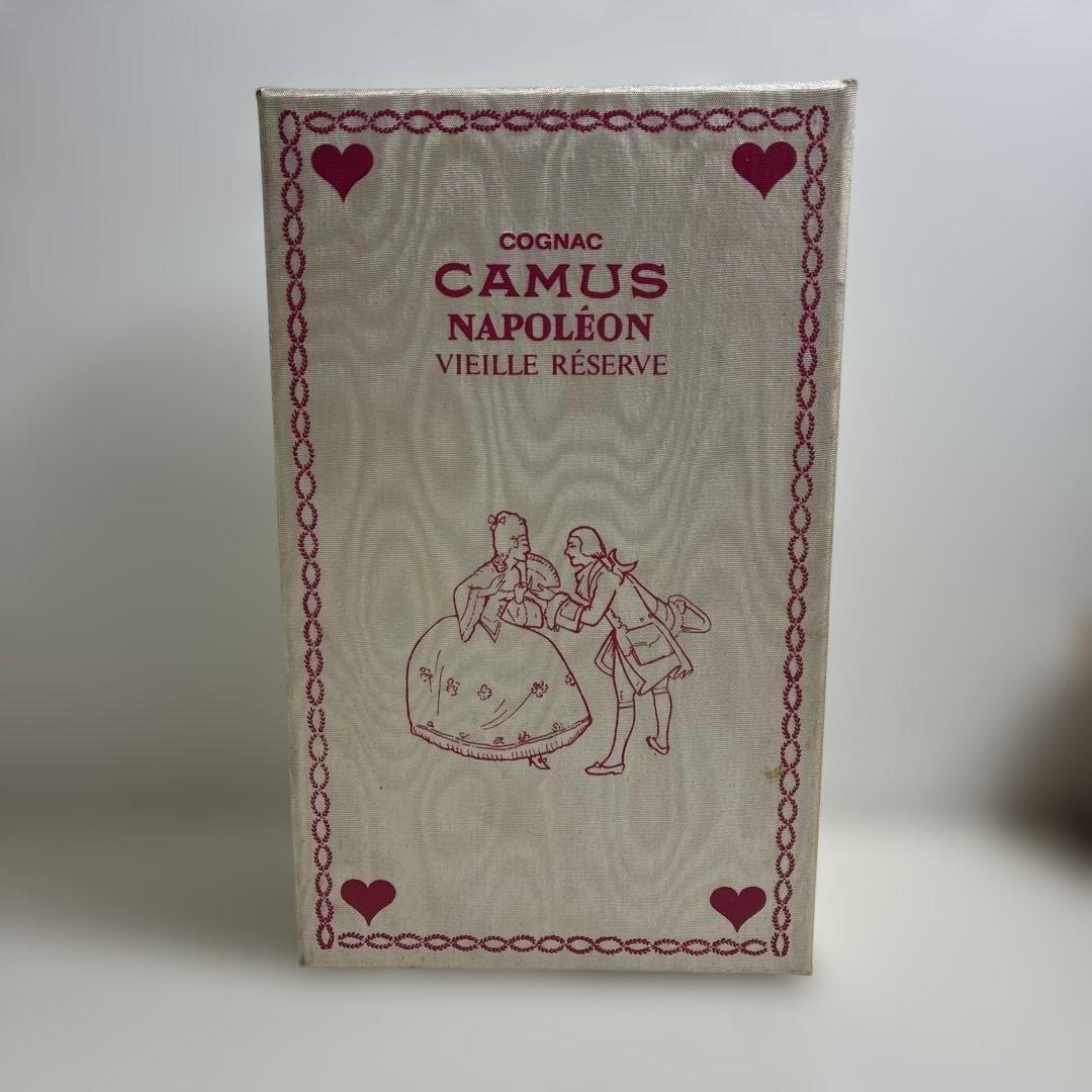 Camus Napoléon Vieille Réserve 陶器ボトル