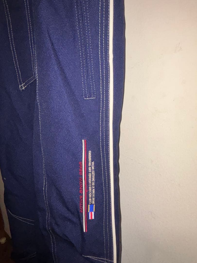 【お値下げ中】【【新品未使用】DESCENTE スキーウェア Mサイズ