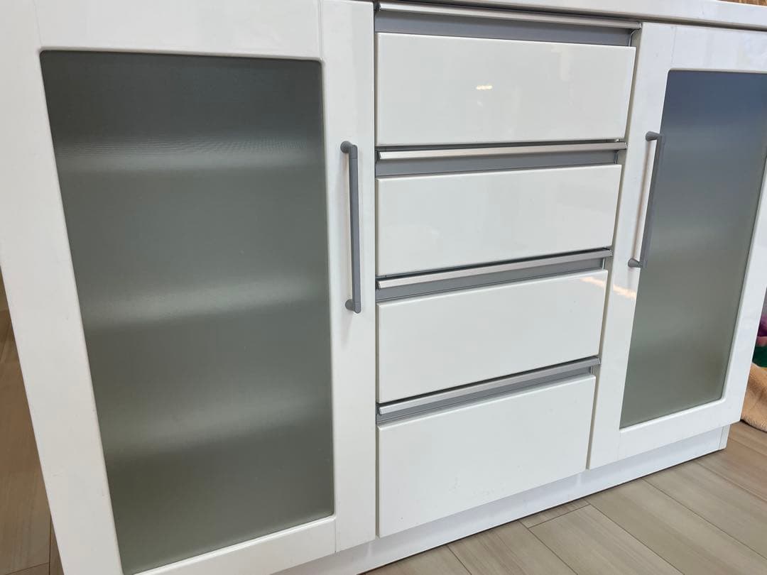 ホワイト ロータイプ　キッチンボート　食器棚 ガラス扉 引き出し