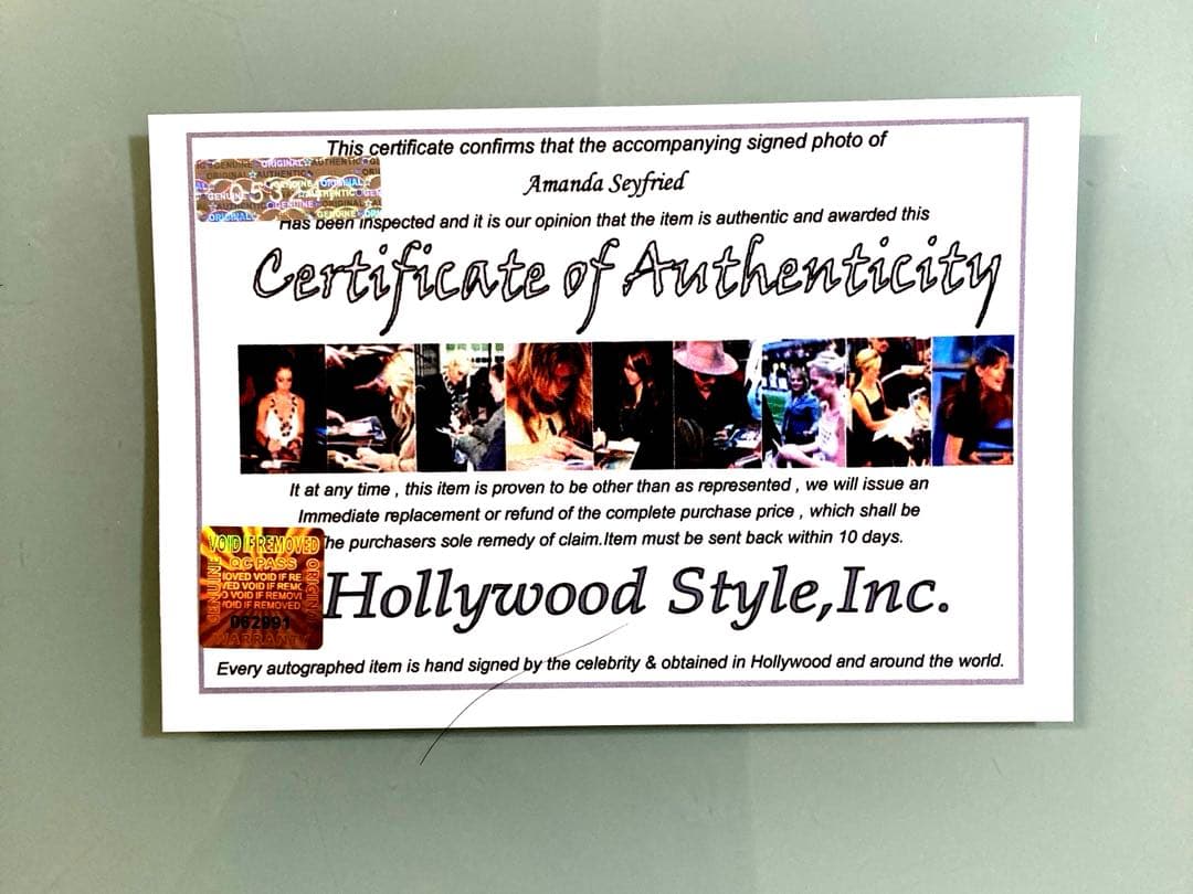 アマンダ・サイフリッド直筆サイン入り超大型写真…マンマ・ミーア！