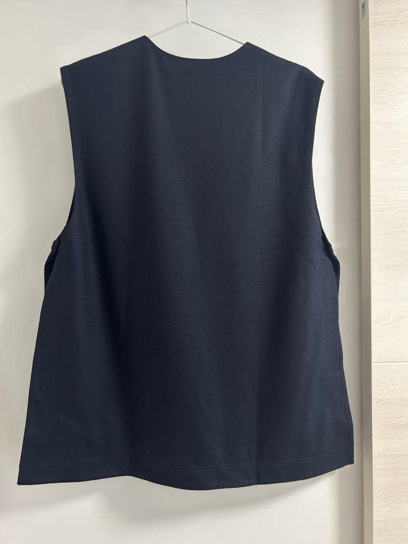 美品 25aw ボールジィ ウールスムース Vネックベスト ネイビー