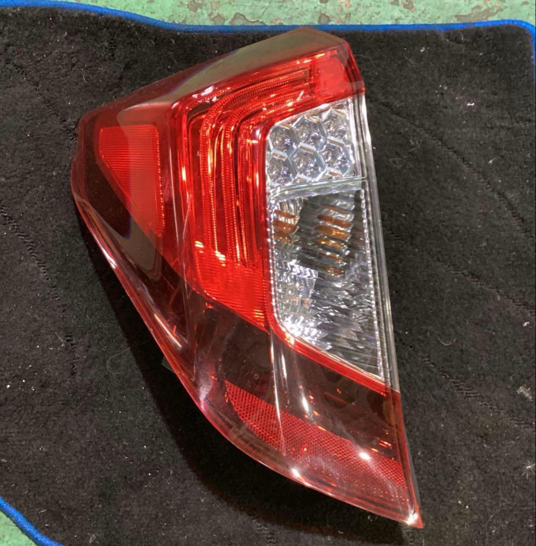 GP5 フィットハイブリッド　前期　純正テールランプ　4点