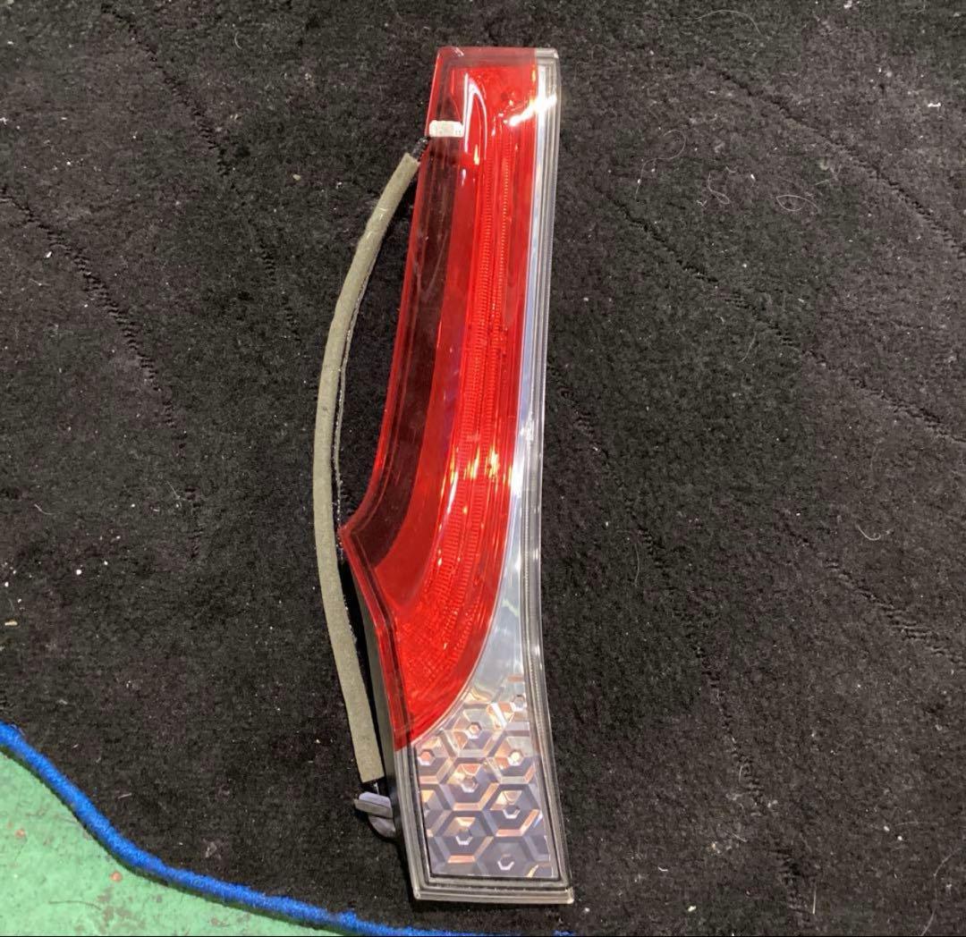 GP5 フィットハイブリッド　前期　純正テールランプ　4点