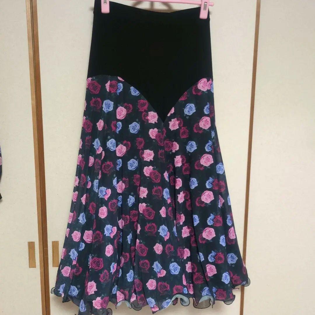 社交ダンス用ドレス 黒と花柄　セットアップ