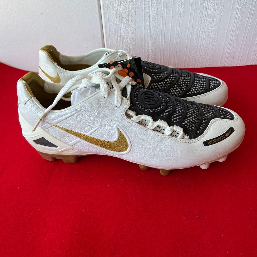 シューズ ナイキ TOTAL90 LASER HG 27.5cm　e1273-B