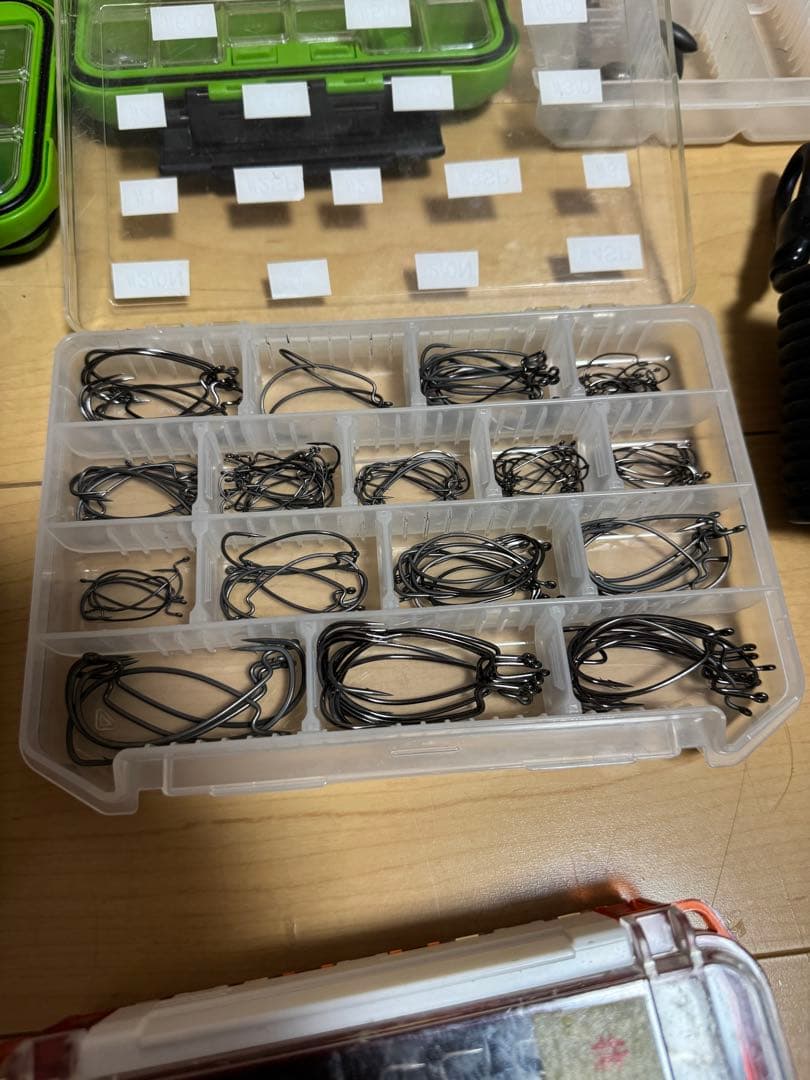 バス釣り引退セット 有名ルアー、フック300本以上、小物等