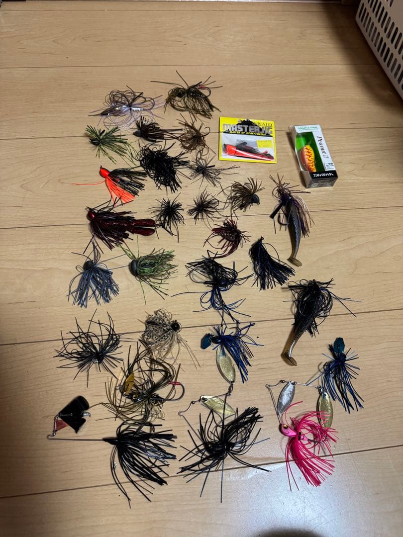 バス釣り引退セット 有名ルアー、フック300本以上、小物等