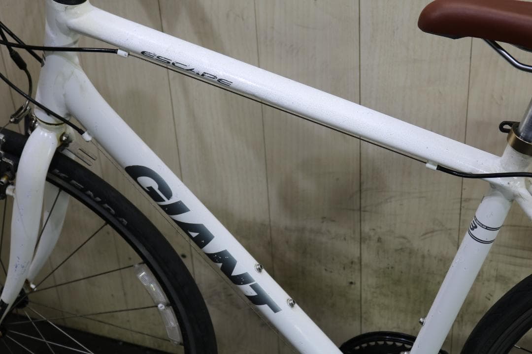 GIANT ESCAPE R3 700C アルミ 24速 500mm 白クロス