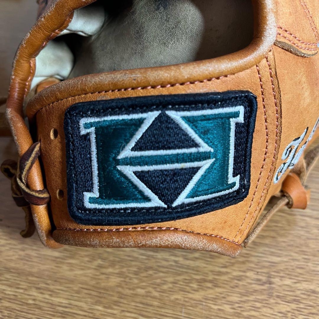 ハイゴールド 一般硬式 グローブ グラブ サイン入り 支給品？ 内野用 刺繍有り