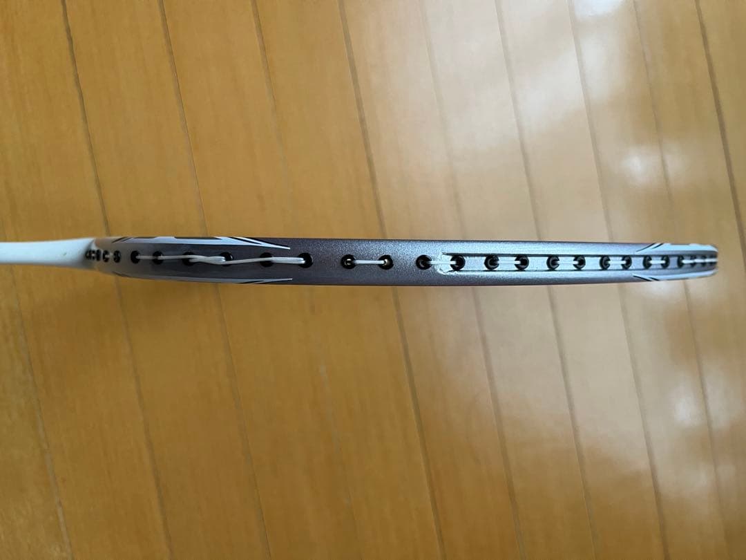 Yonex バドミントンラケット 白/赤