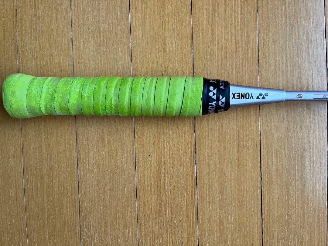 Yonex バドミントンラケット 白/赤