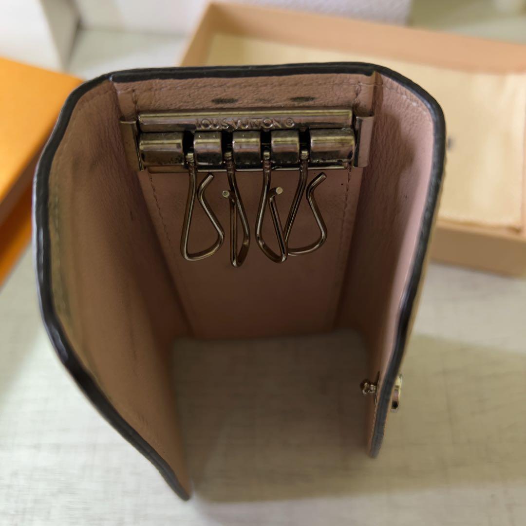 【汚れ有】LOUIS VUITTON ピンク マヒナ モノグラムキーケース