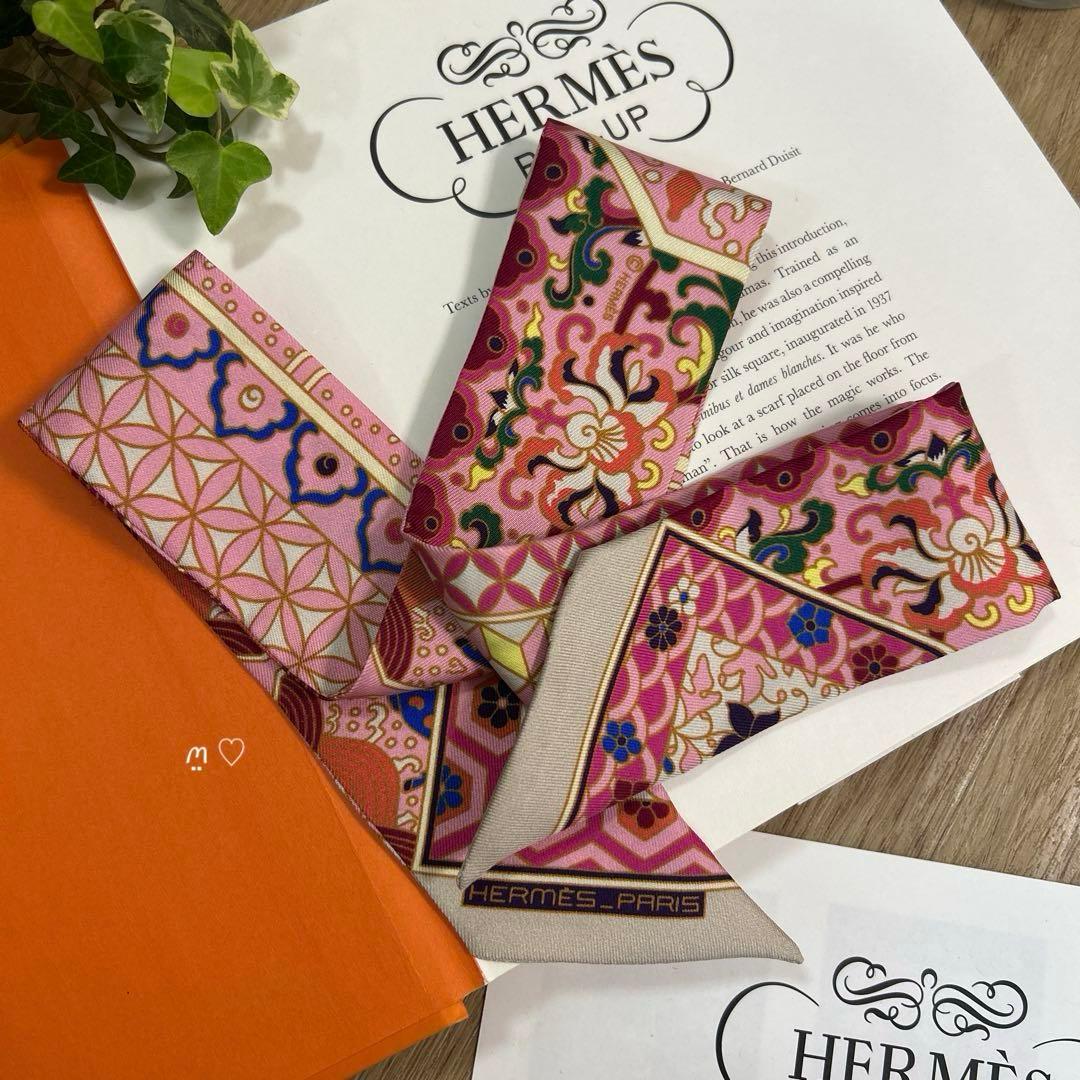 HERMESエルメス ツイリー　王室のコレクション　リボンスカーフ　ピンク